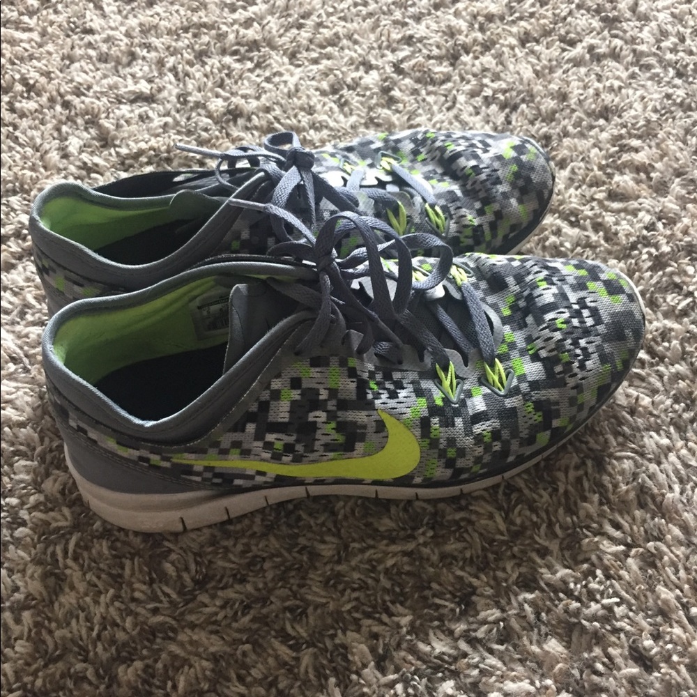 Women’s Nike shoes